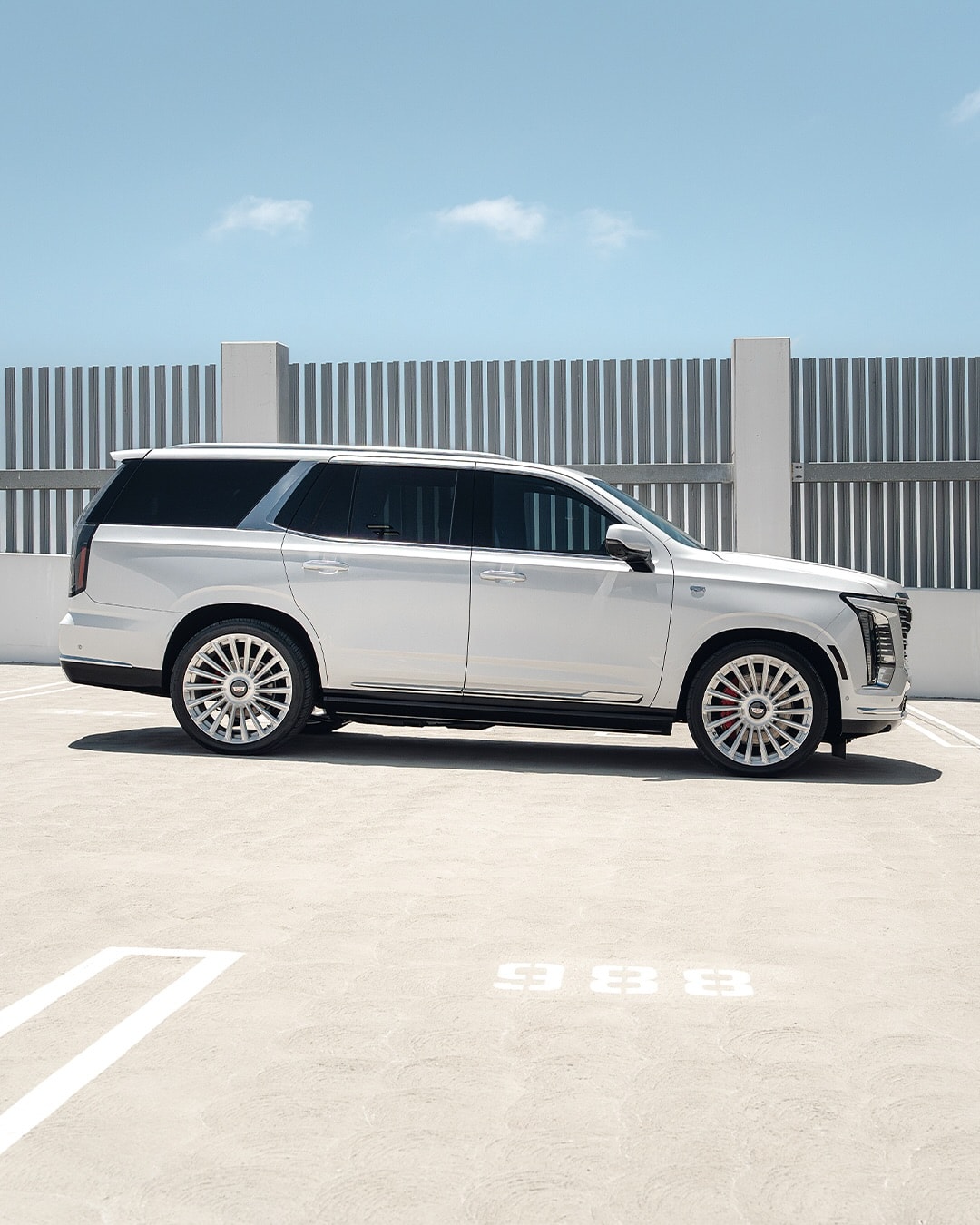 2025-cadillac-escalade-suv-rides-brushed-clear-on-monoblock-24s-feels-utterly-pristine_2.jpg