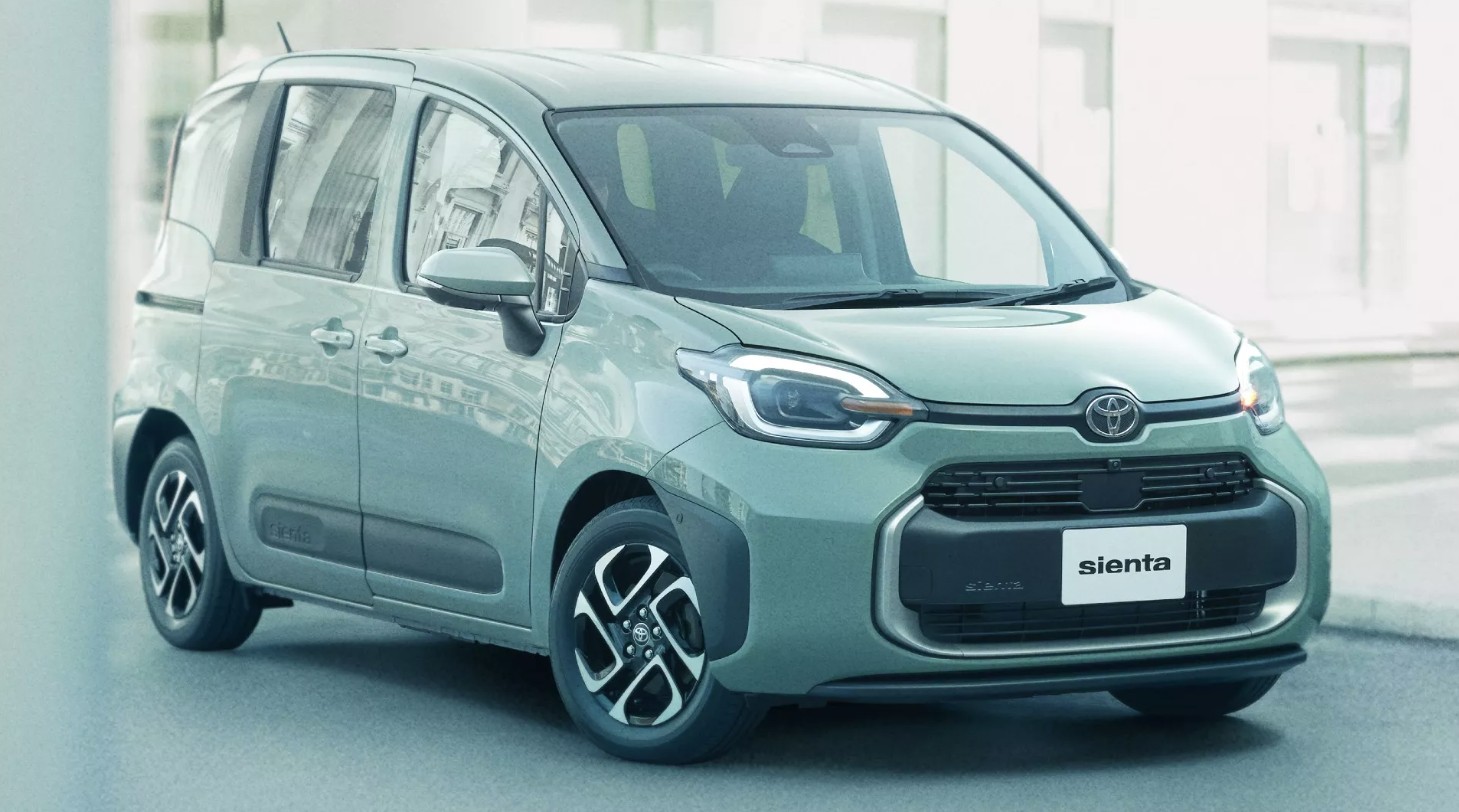2025-Toyota-Sienta-Juno-5.jpg