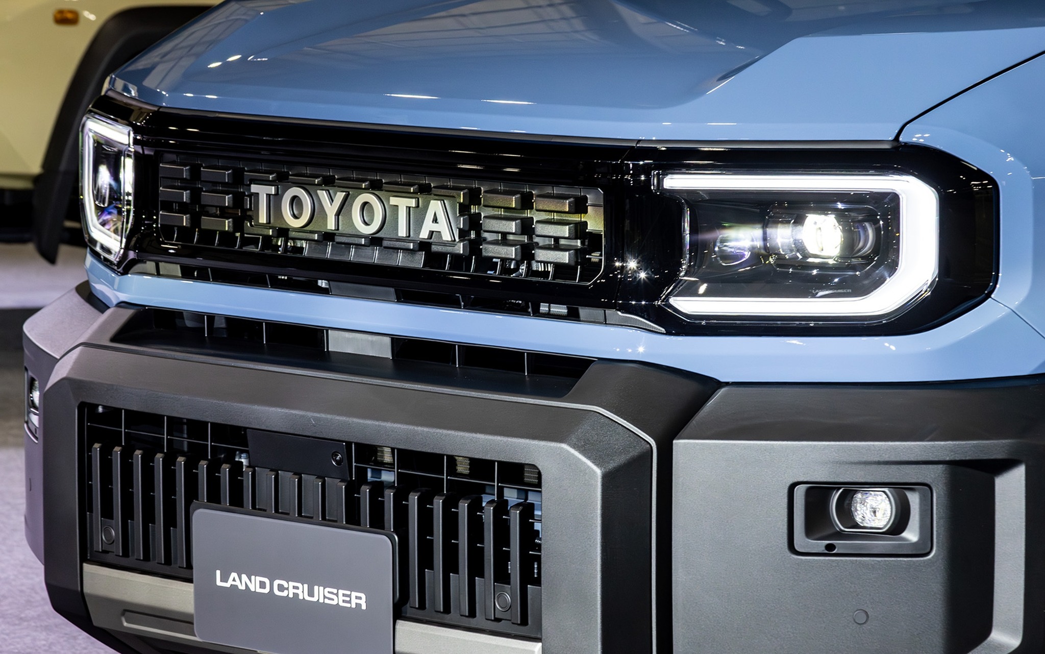 2026 Toyota Land Cruiser FJ 8.jpg