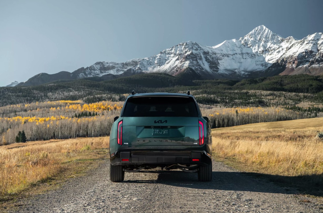 2027-Kia-Telluride-Hybrid 4.jpg