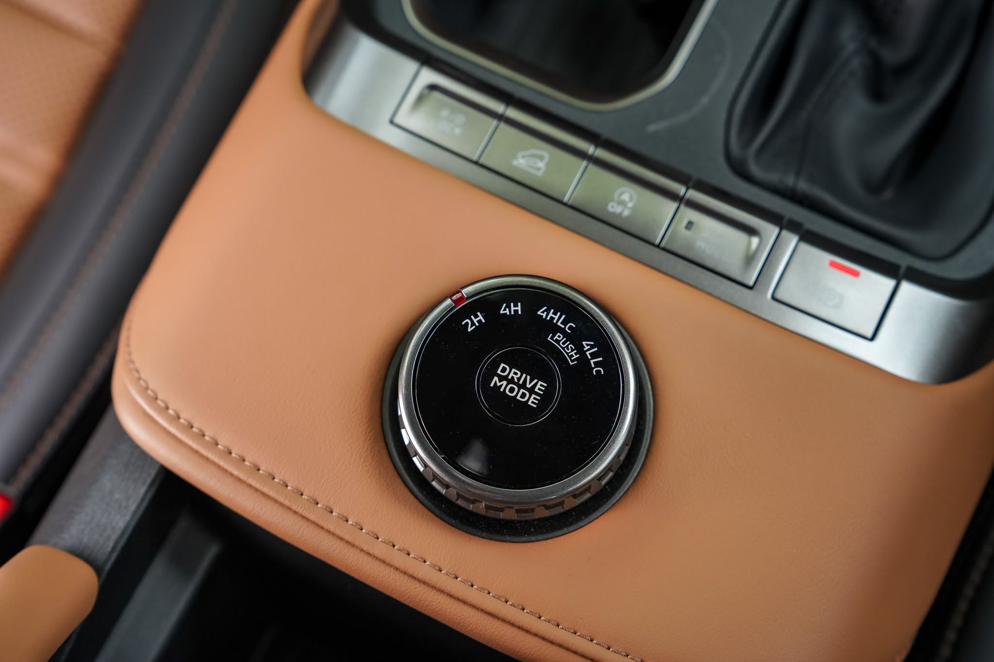 2027 Mitsubishi Pajero 26.jpg