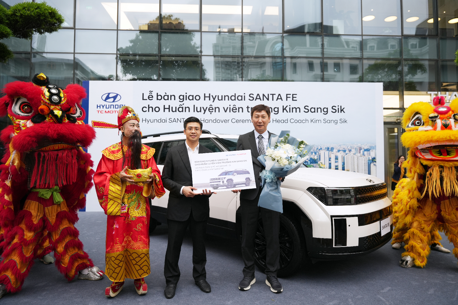 5 - Tổng Giám đốc Hyundai Thành Công Việt Nam Nguyễn Anh Tú chính thức bàn gia...jpg