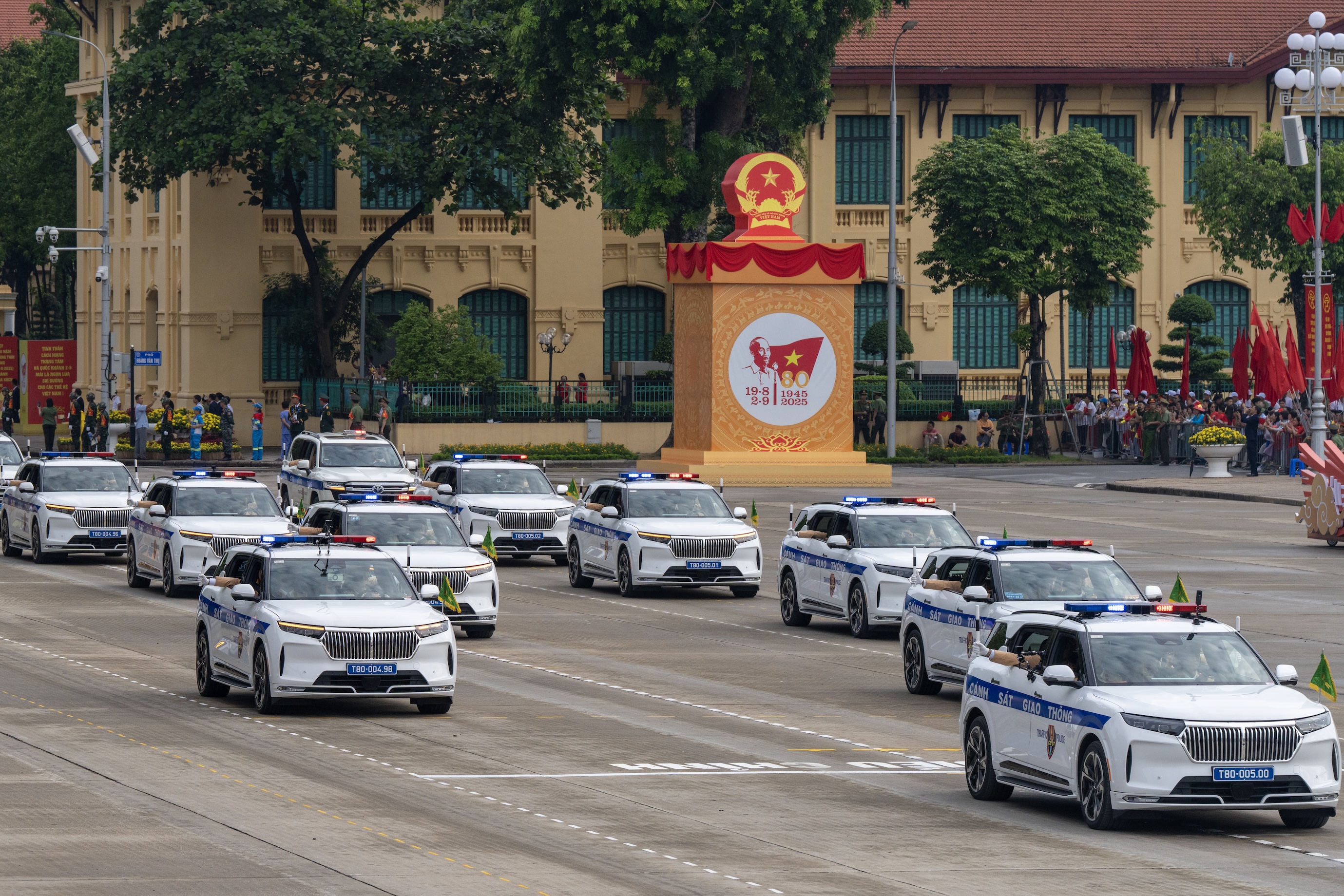 65. Khối Xe chỉ huy giao thông dẫn đoàn 4.jpg