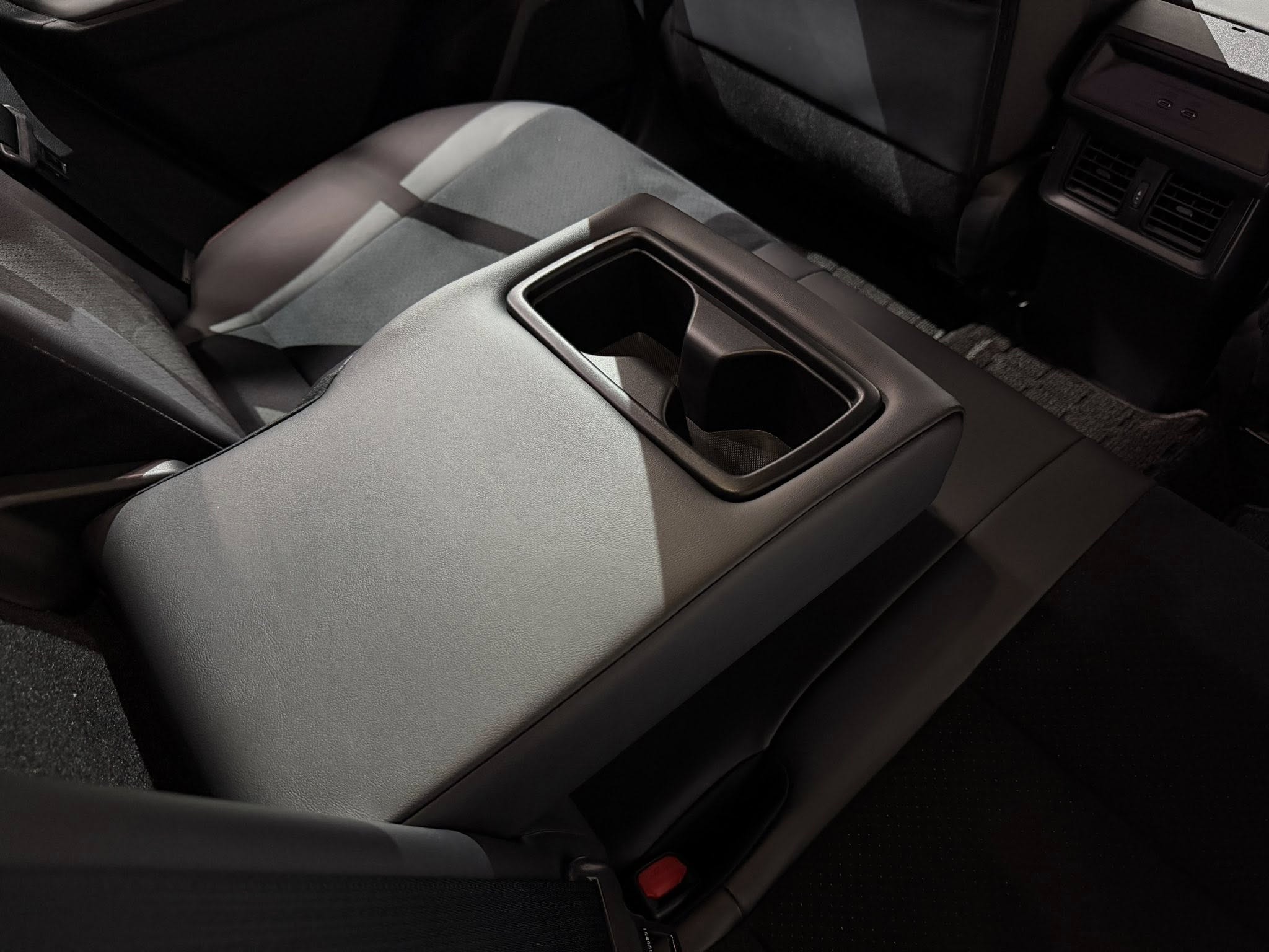 All NEW Toyota RAV4 PHEV GR SPORT 18.jpg