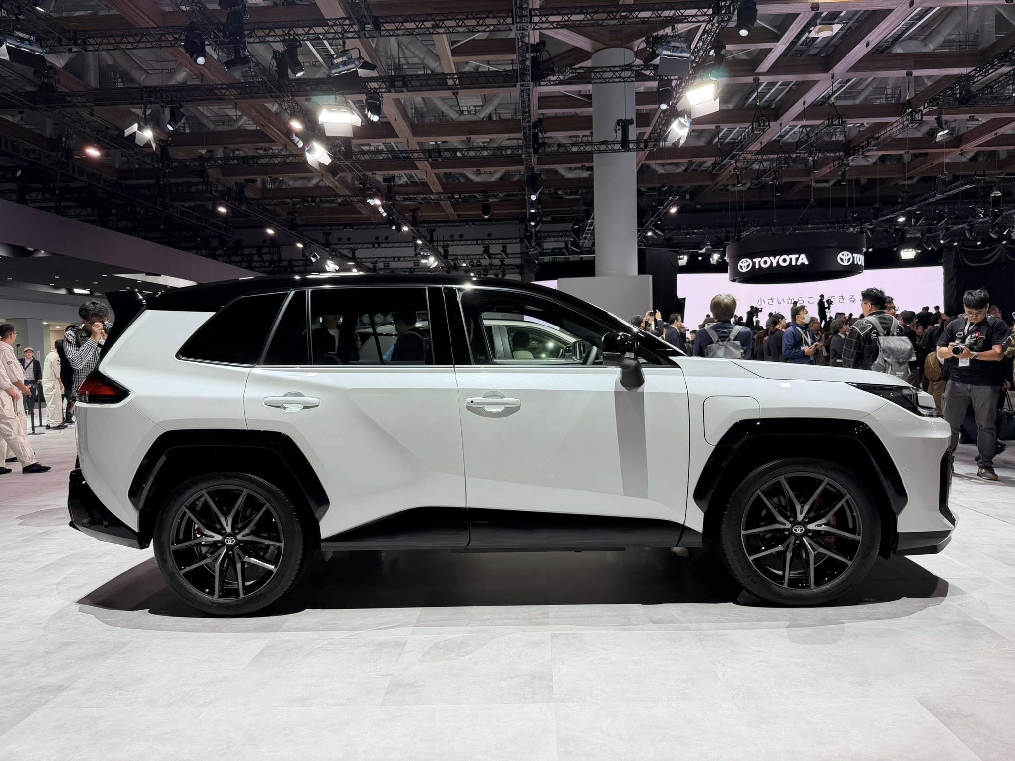 All NEW Toyota RAV4 PHEV GR SPORT 6.jpg