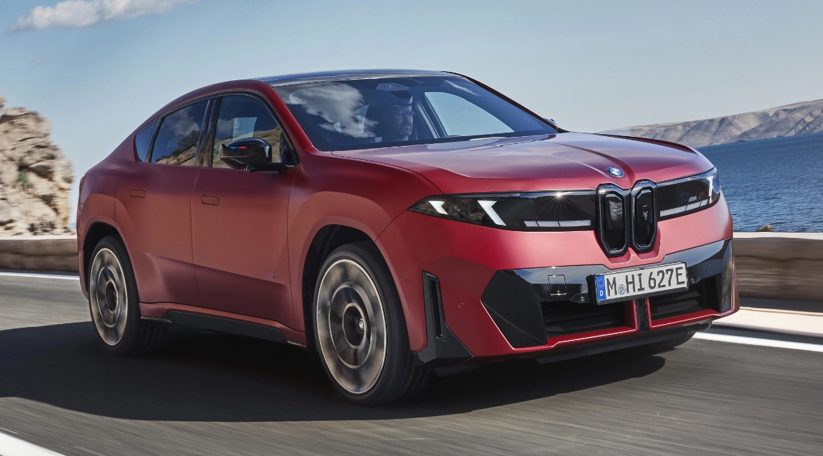 BMW iX4  (2).png