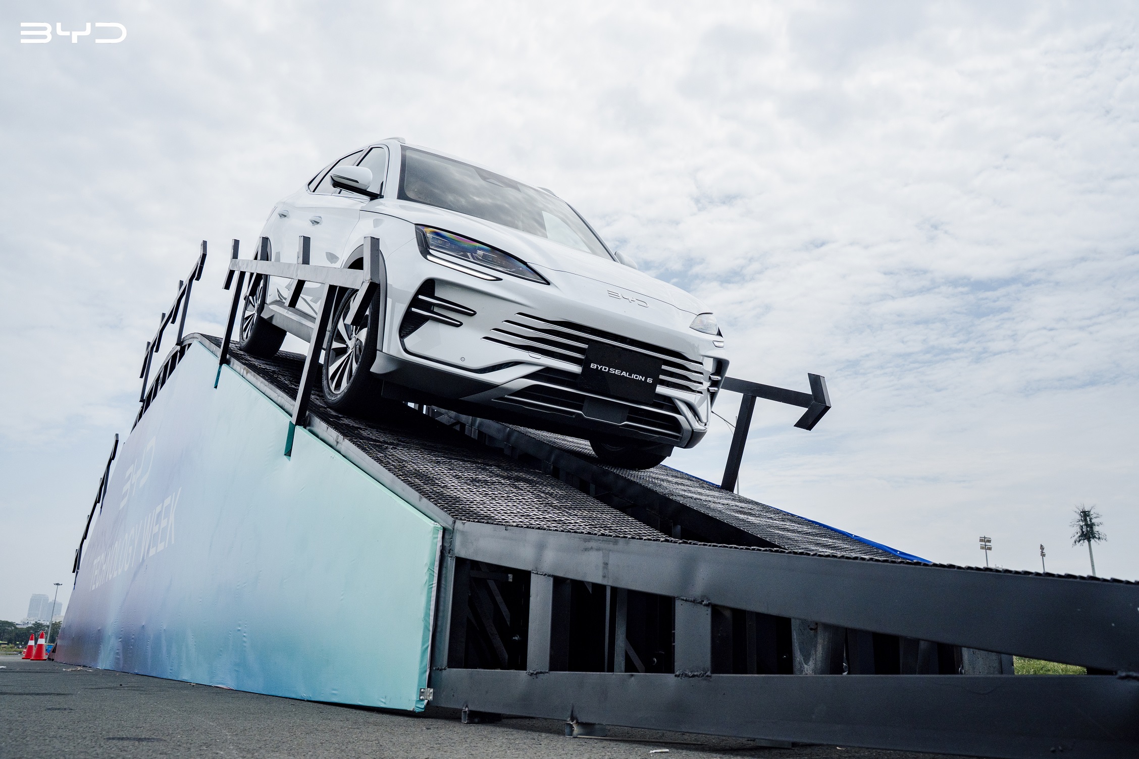 BYD Sealion 6 (4).jpg