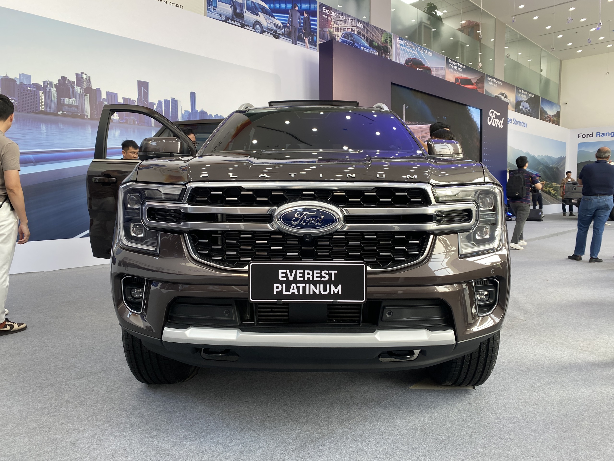 ford-everest-platinum.jpg