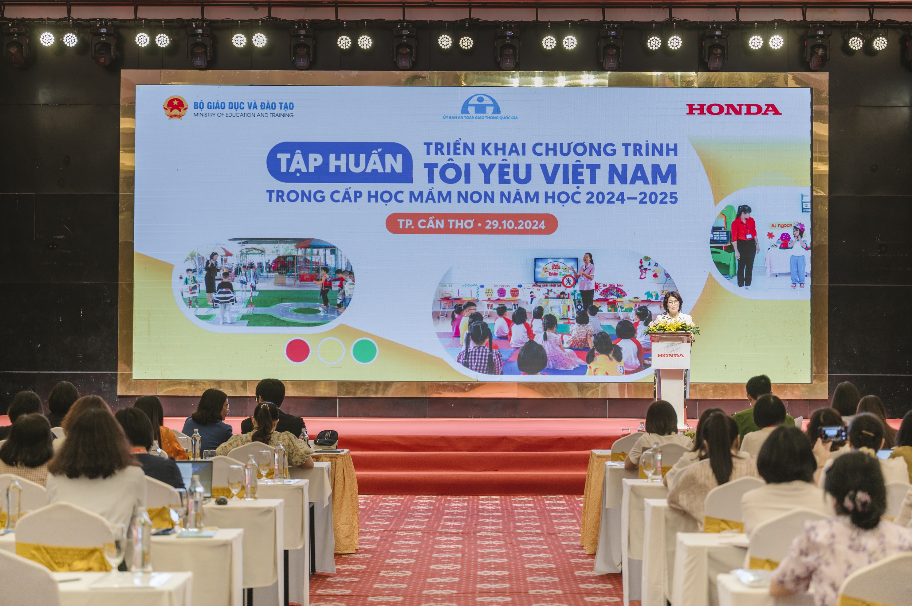 Hội thảo tập huấn triển khai chương trình “Tôi yêu Việt Nam” trong cấp học Giáo dục mầm non.jpg