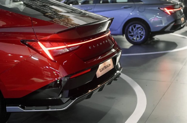 Hyundai Elantra 2025 3.jpg