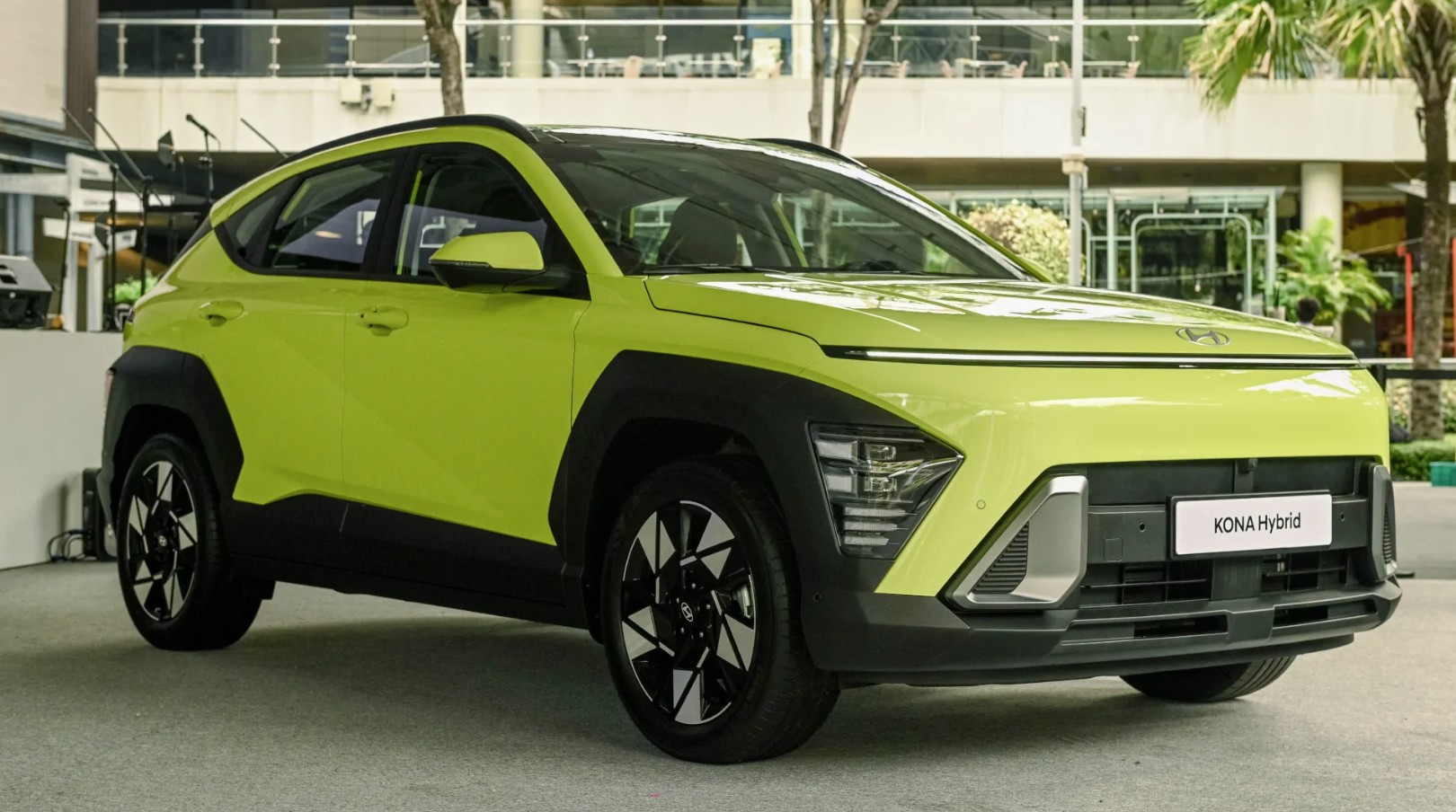Hyundai Kona hybrid.JPG