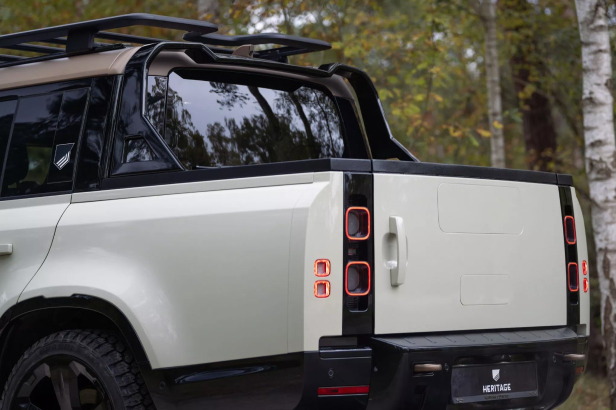 Land-Rover-Defender-pickup-Heritage-Urban-6.jpg