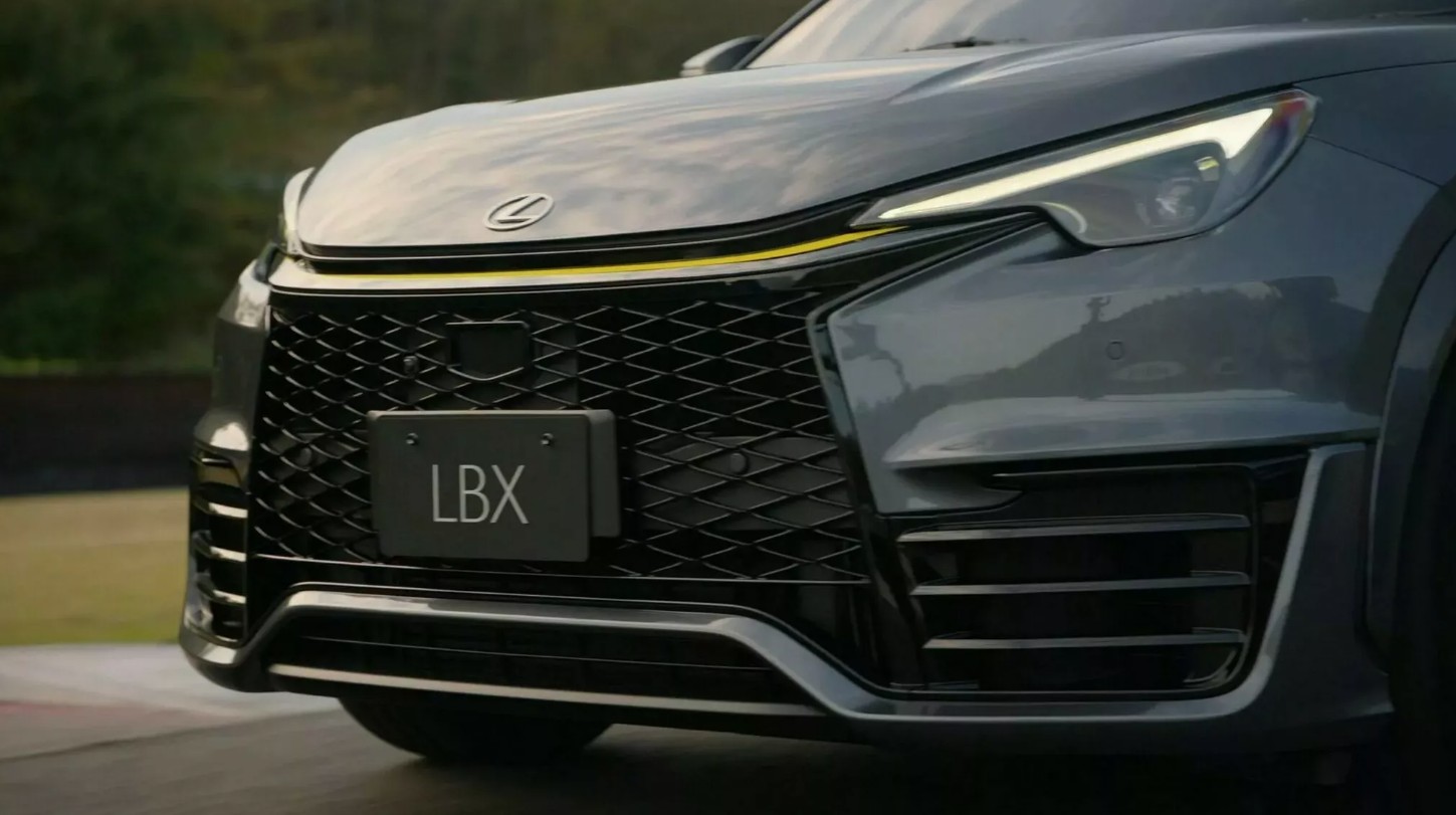 Lexus LBX 2.jpg