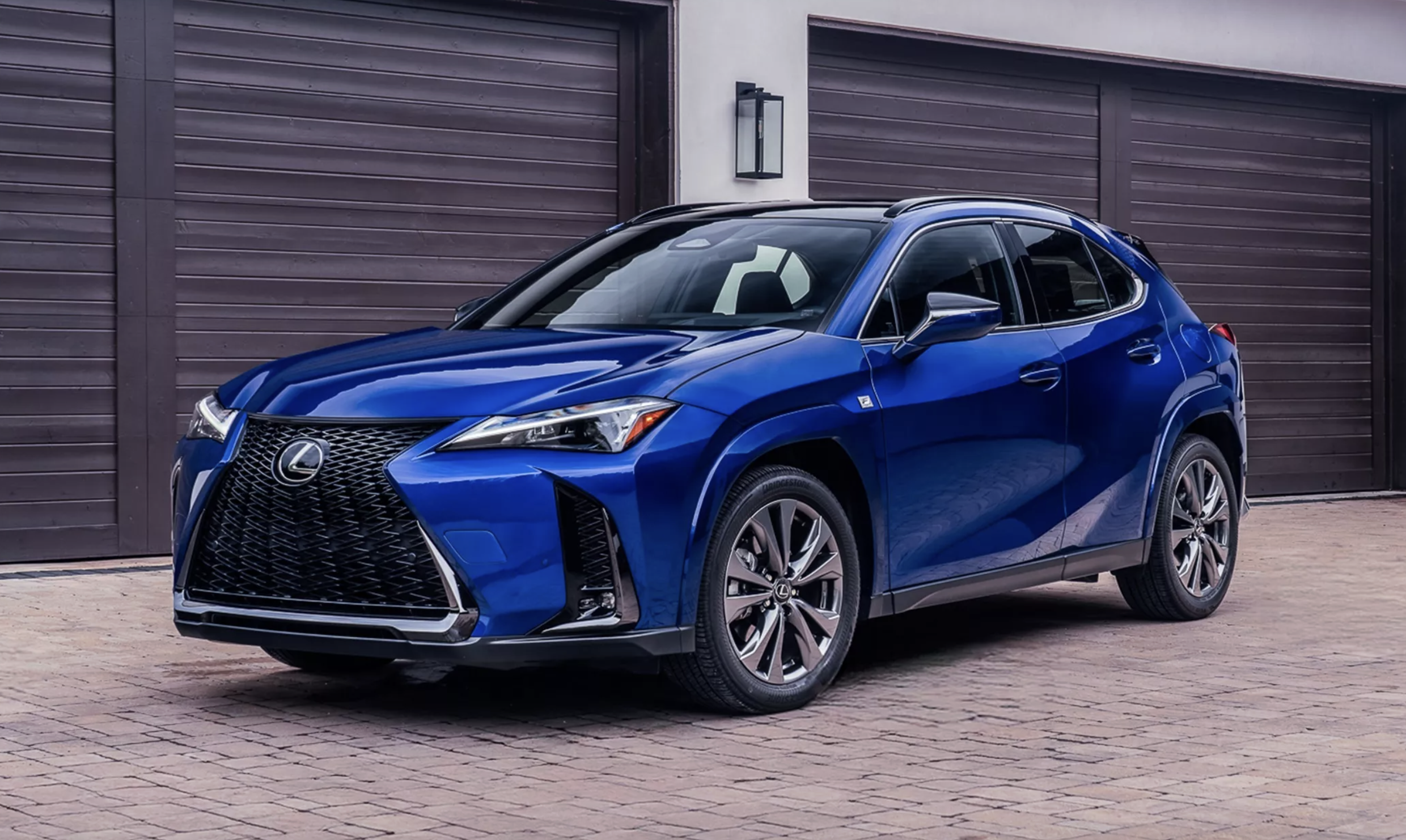 Lexus UX 2025-11-15 lúc 08.58.22.png