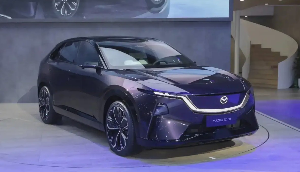 Mazda EZ-60 3.jpg