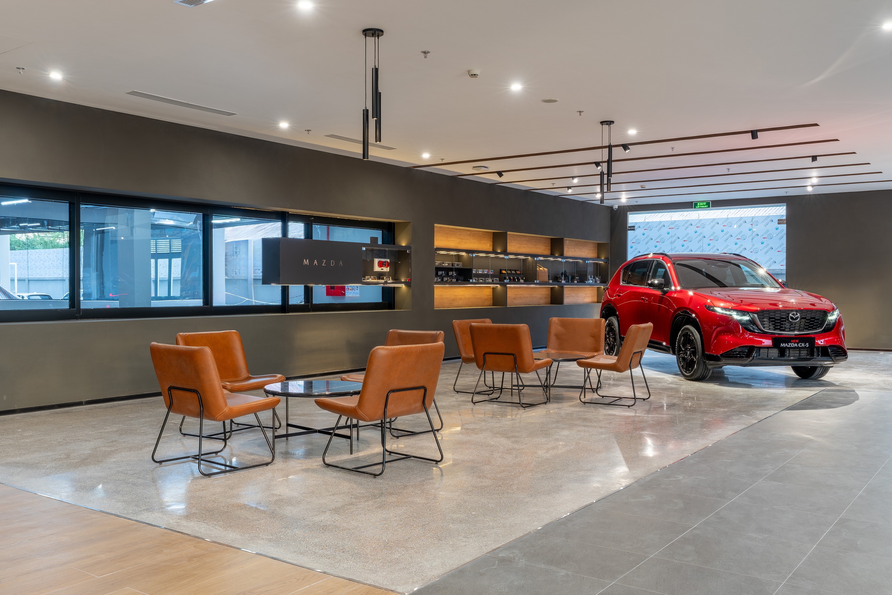 MAZDA_Showroom_08091.jpg