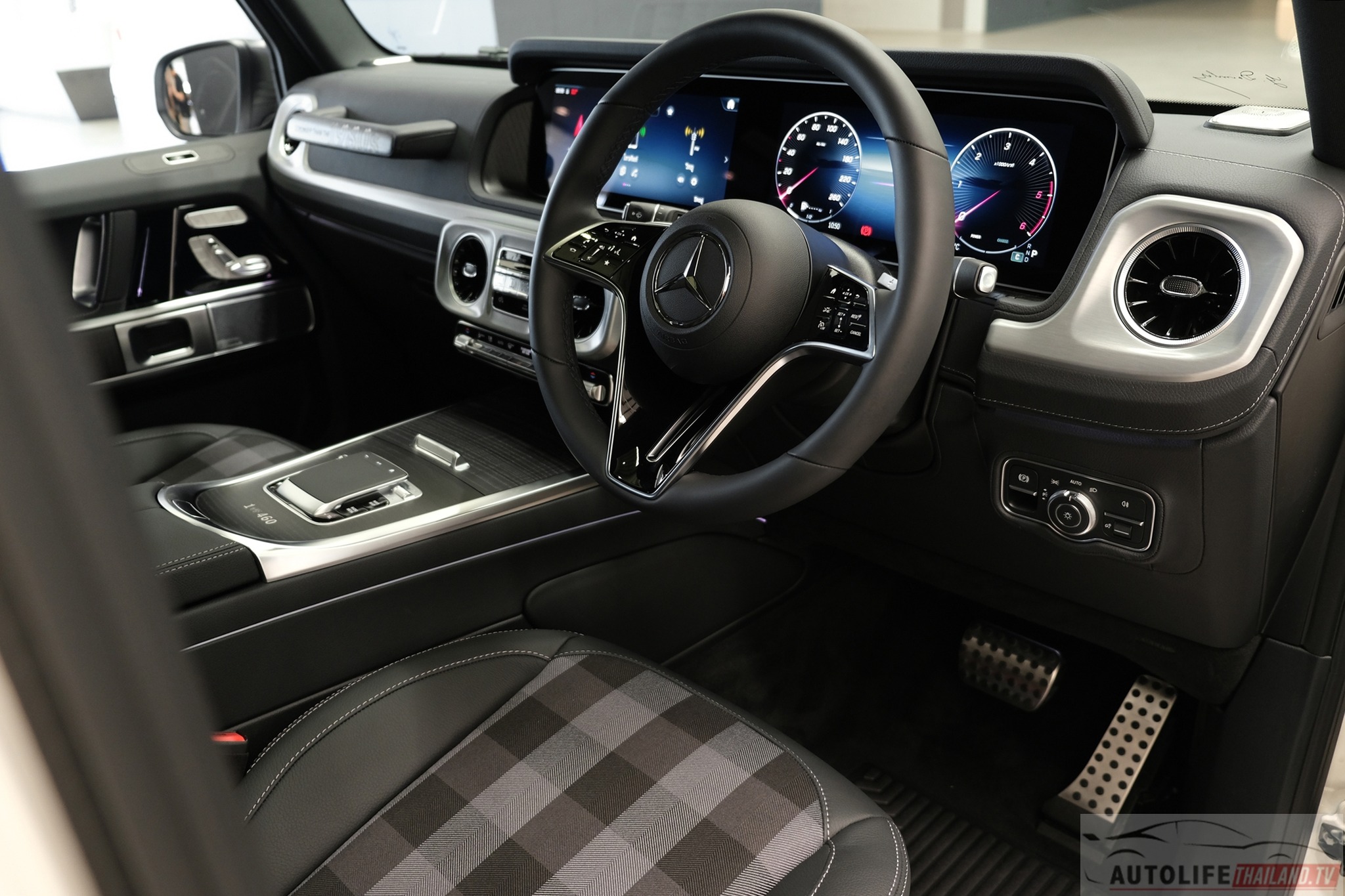 Mercedes-Benz G 450 d STRONGER THAN THE 1980s 12.jpg