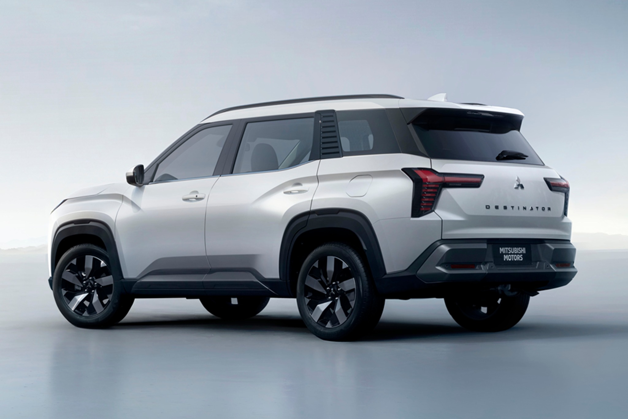 Mitsubishi DESTINATOR 2026-a2 (1).jpg