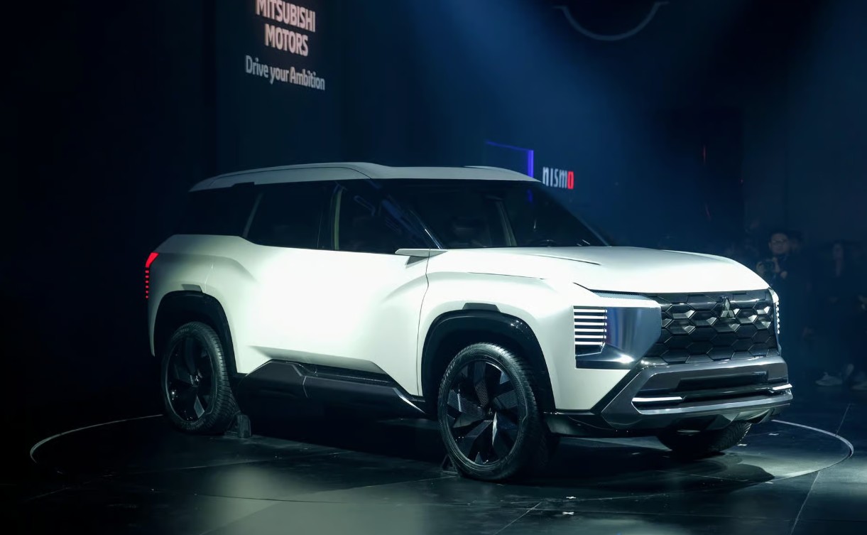 Mitsubishi Destinator.JPG