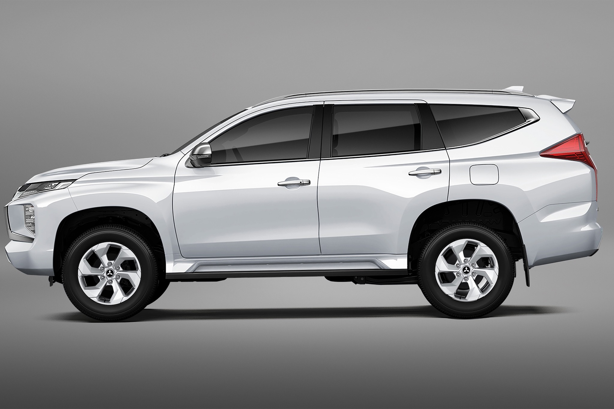 Mitsubishi Pajero Sport 2025 5.jpg