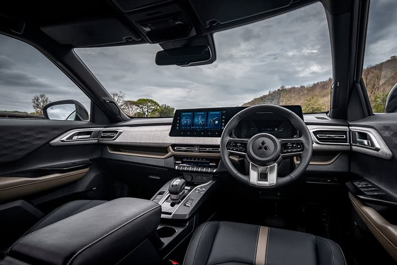 Mitsubishi xFORCE HEV 4.jpg