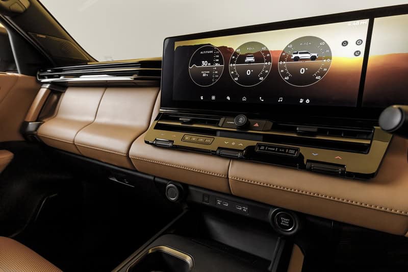 Mitsubishi_PAJERO_official_059.jpg