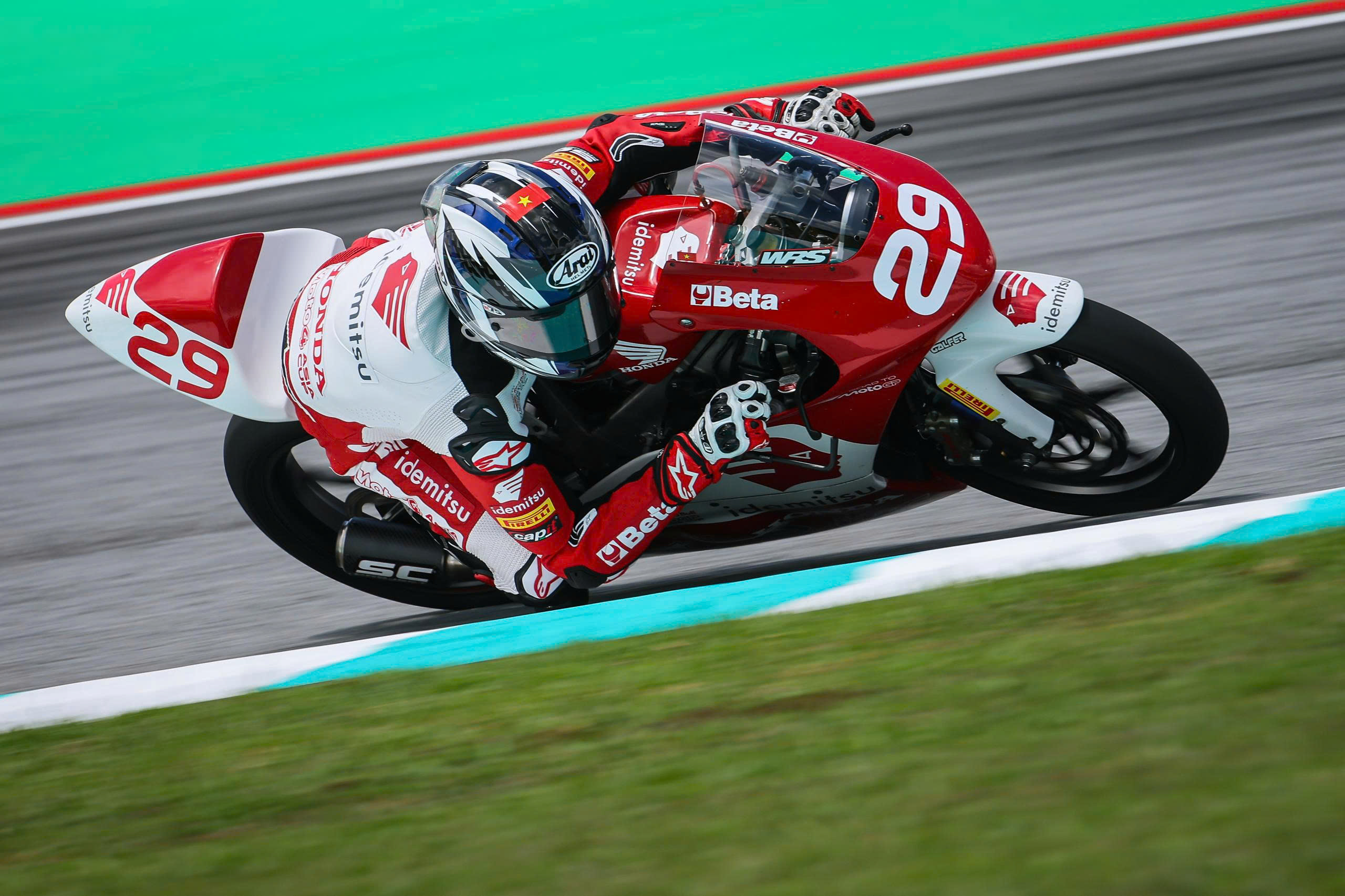 Moto4 R5 3.jpg