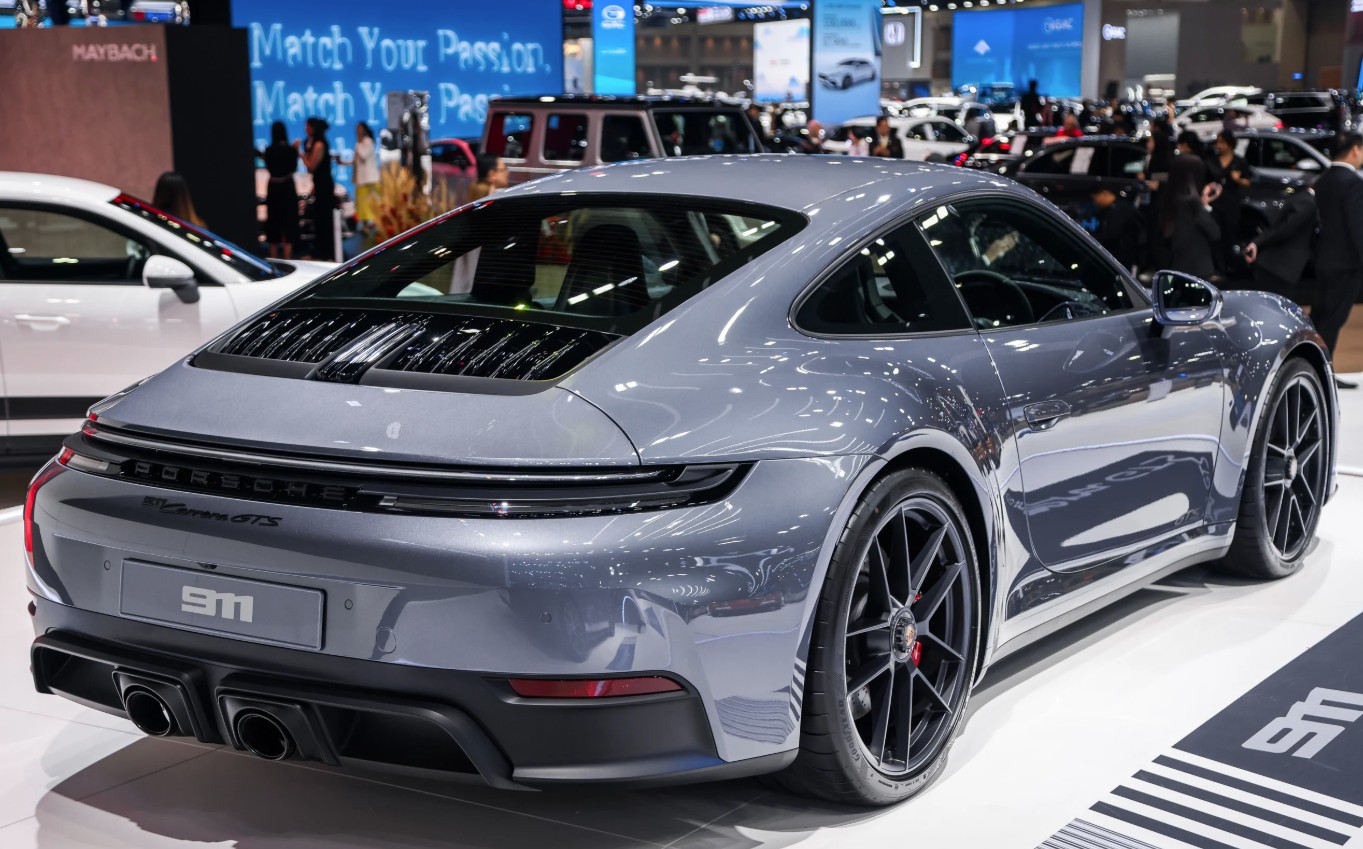 Porsche 911 Carrera GTS 5.jpg