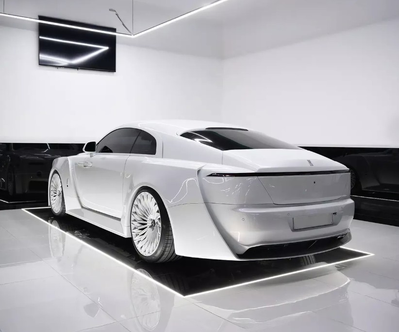 Rolls-Royce Wraith Venuum 2.jpg