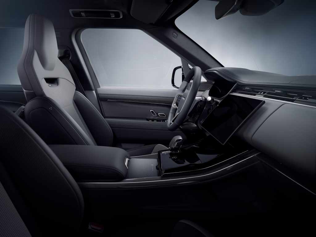 RRS_SV_Edition_Two_25MY_11_DX_Interior_070824 (1).jpg