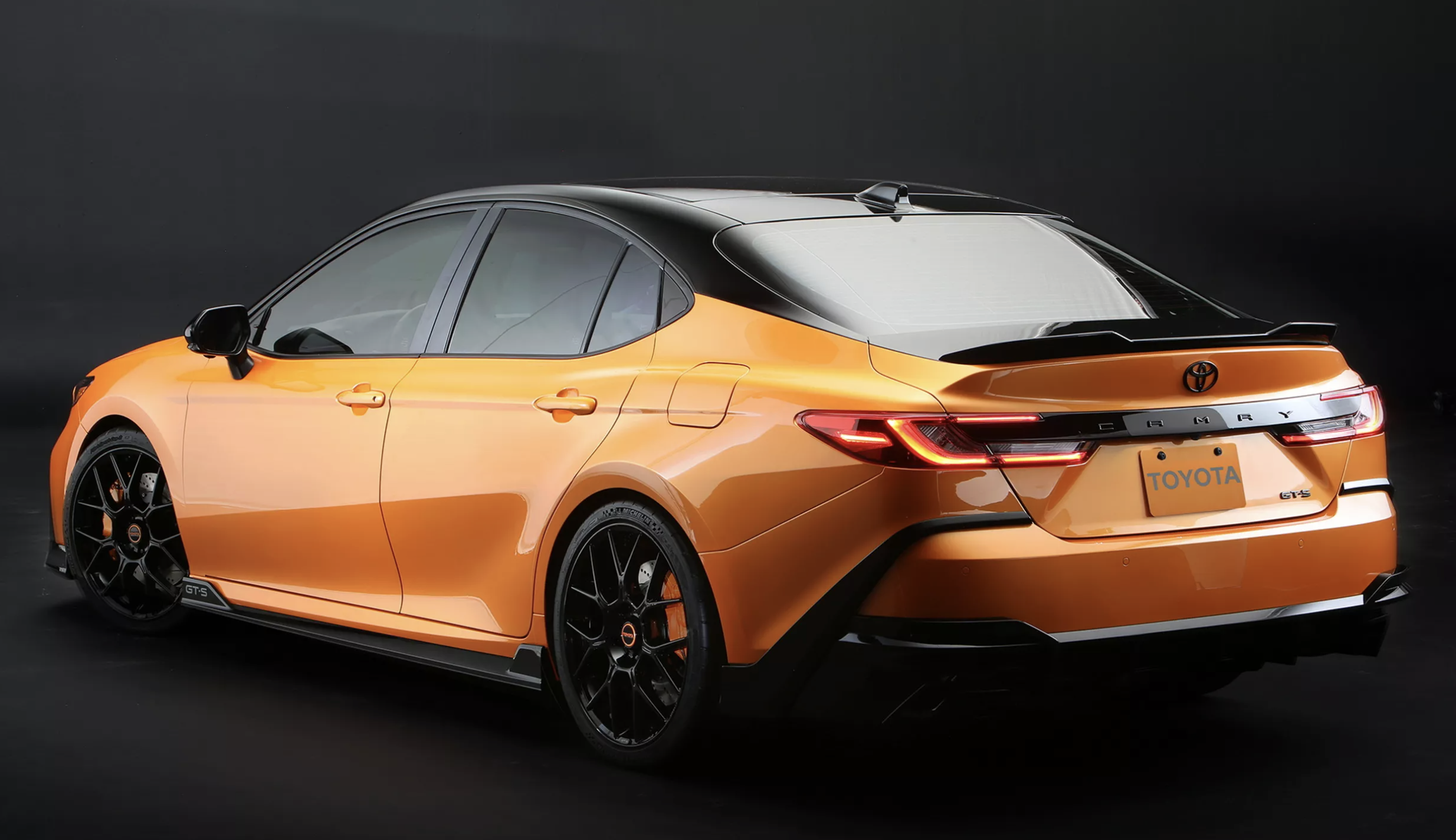 Toyota Camry 2025-10-25 lúc 08.09.41.png