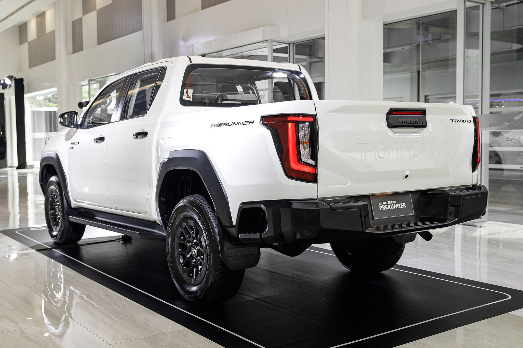 Toyota Hilux 2026 7.jpg