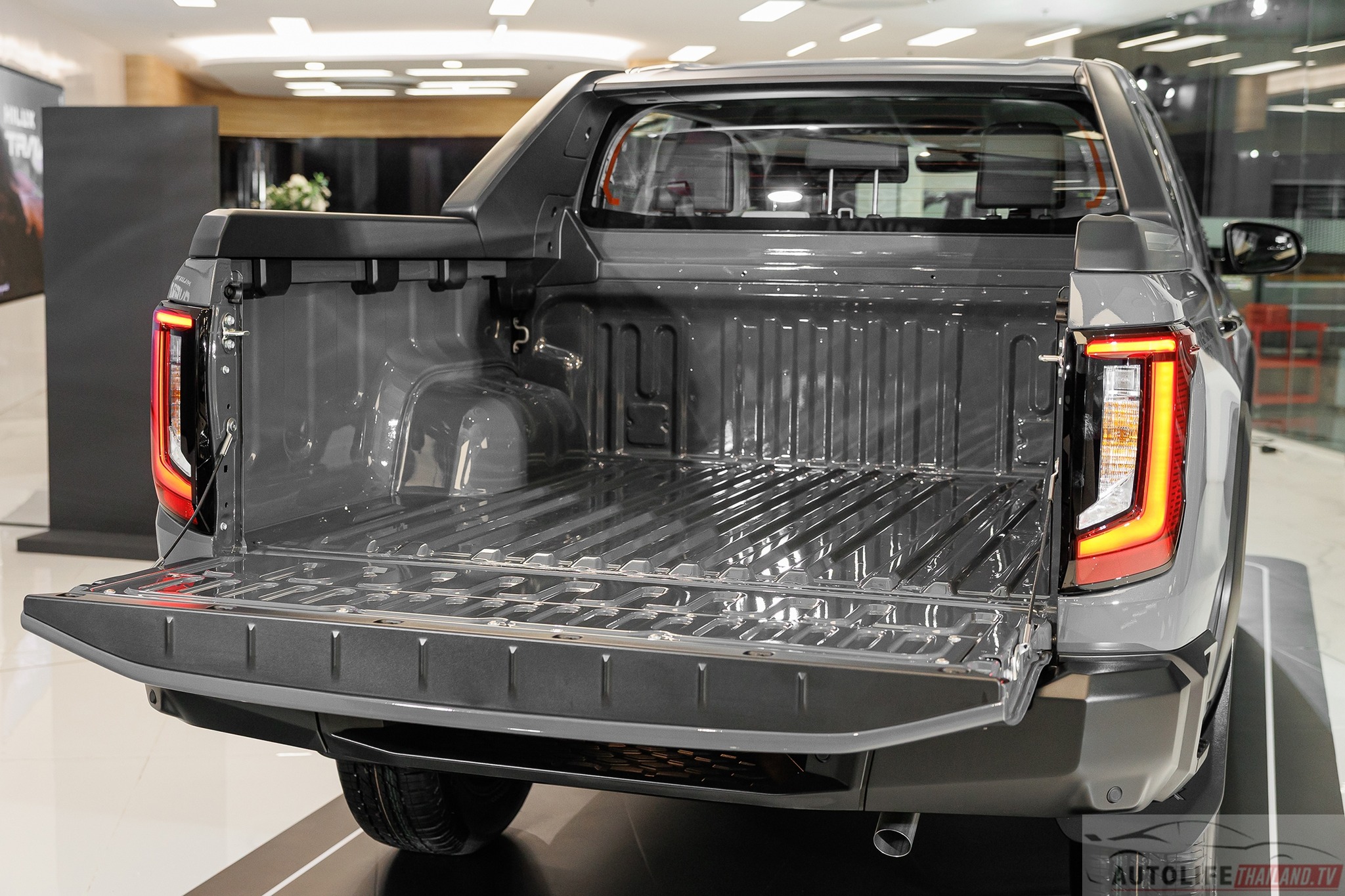 Toyota Hilux TRAVO OVERLAND 14.jpg