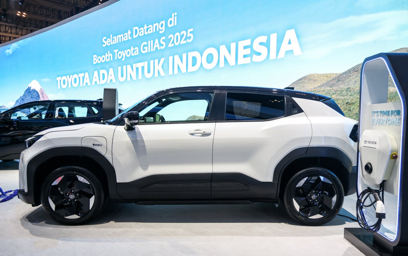 Toyota Urban Cruiser EV 2.jpg