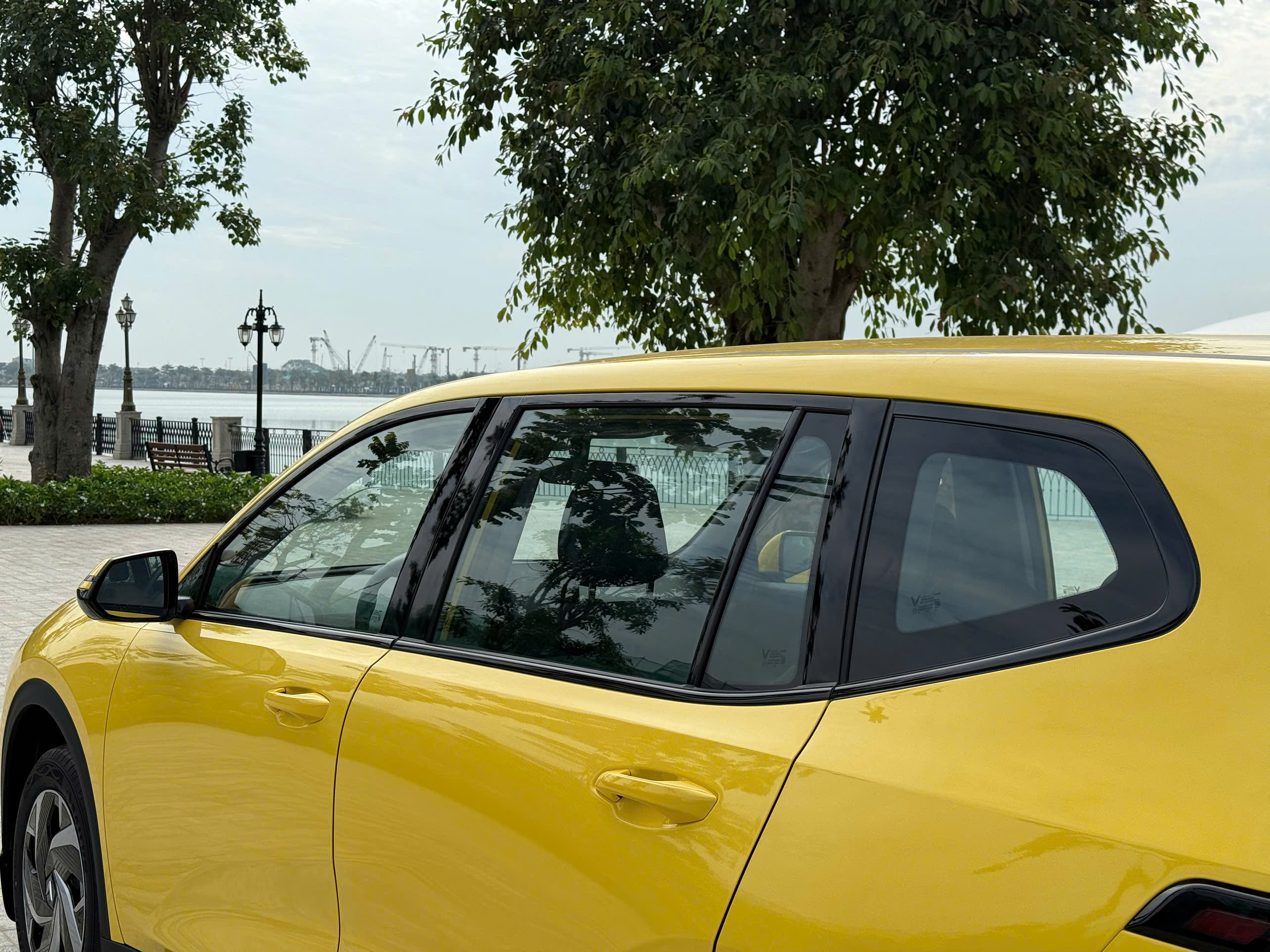 VF limo green 11.jpg