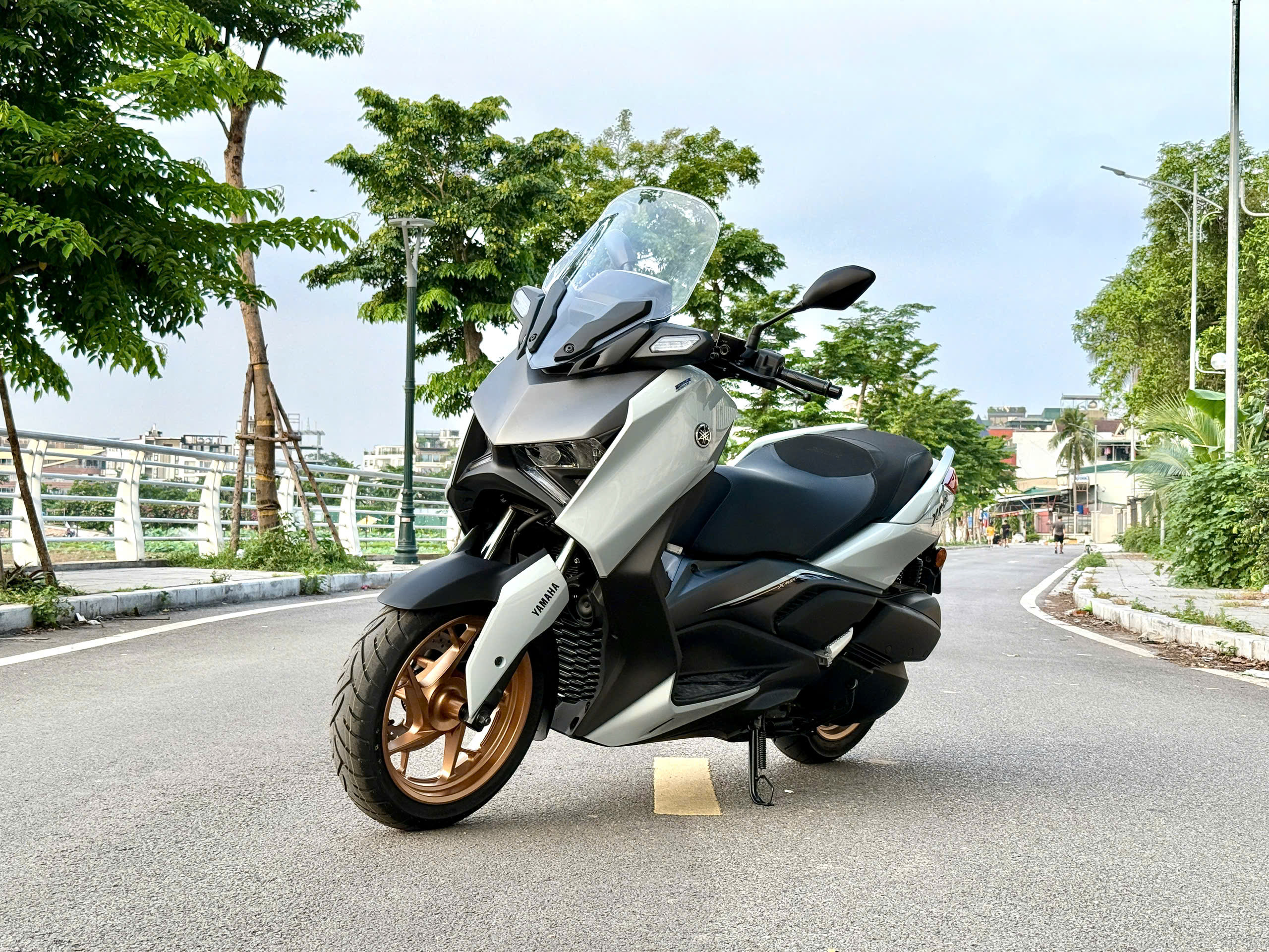 Yamaha XMAX 300  (4).jpg