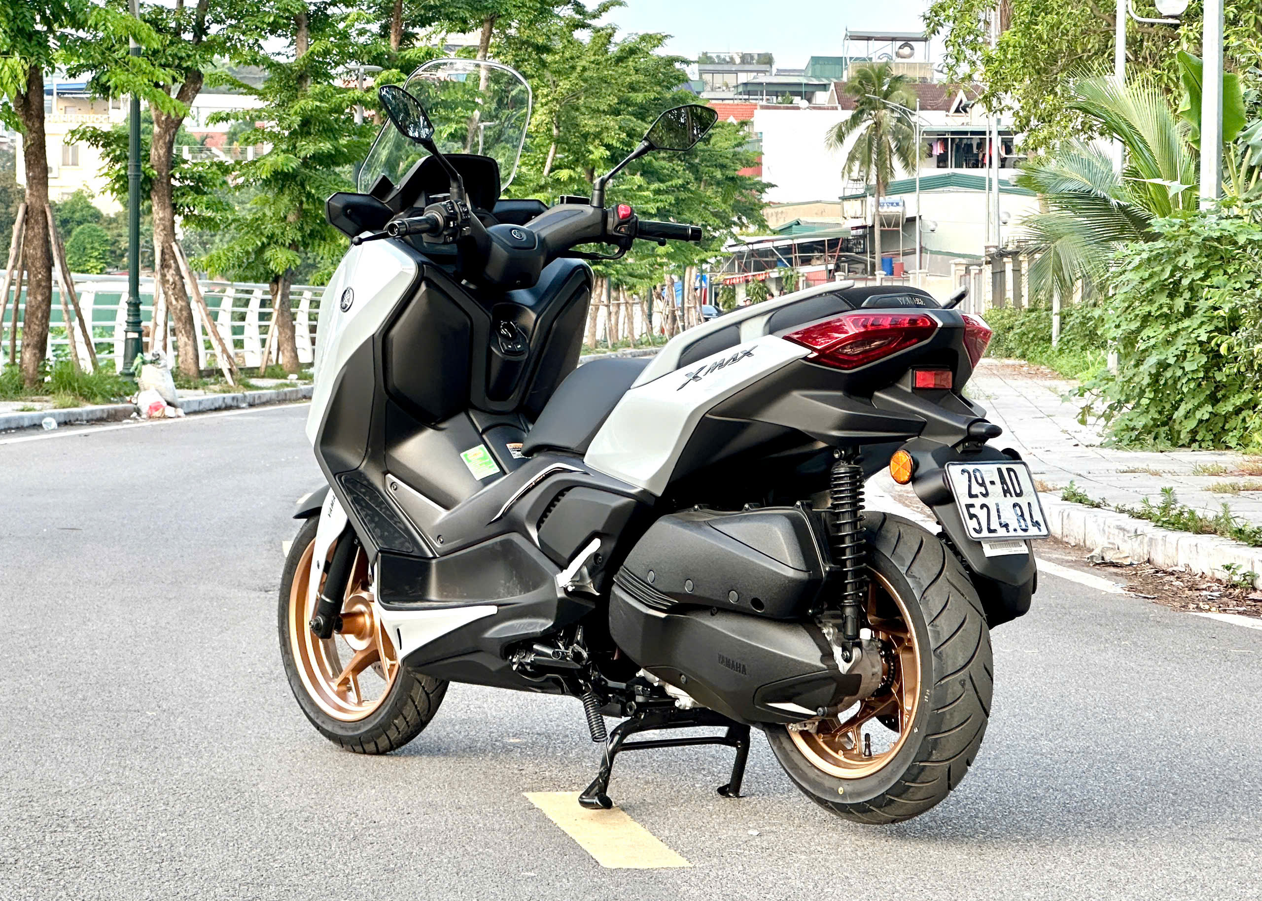 Yamaha XMAX 300  (5).jpg
