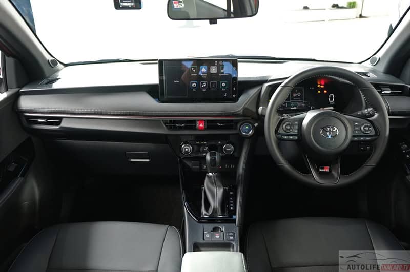 Yaris_ATIV_HEV_GR_SPORT_003.jpg