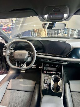 nội thất Audi A6.jpg