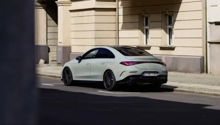 Mercedes-Benz CLA 3.jpg