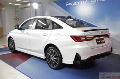 Yaris_ATIV_HEV_GR_SPORT_002.jpg
