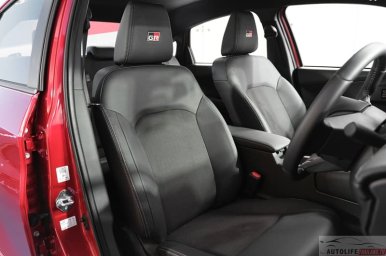 Yaris_ATIV_HEV_GR_SPORT_004.jpg