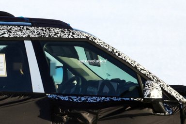 facelifted-2027-hyundai-santa-fe-spied-rocking-new-infotainment-system_16.jpg