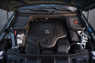 Mercedes-Benz GLS 13.jpg