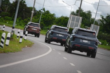 Mitsubishi Pajero 4.jpeg